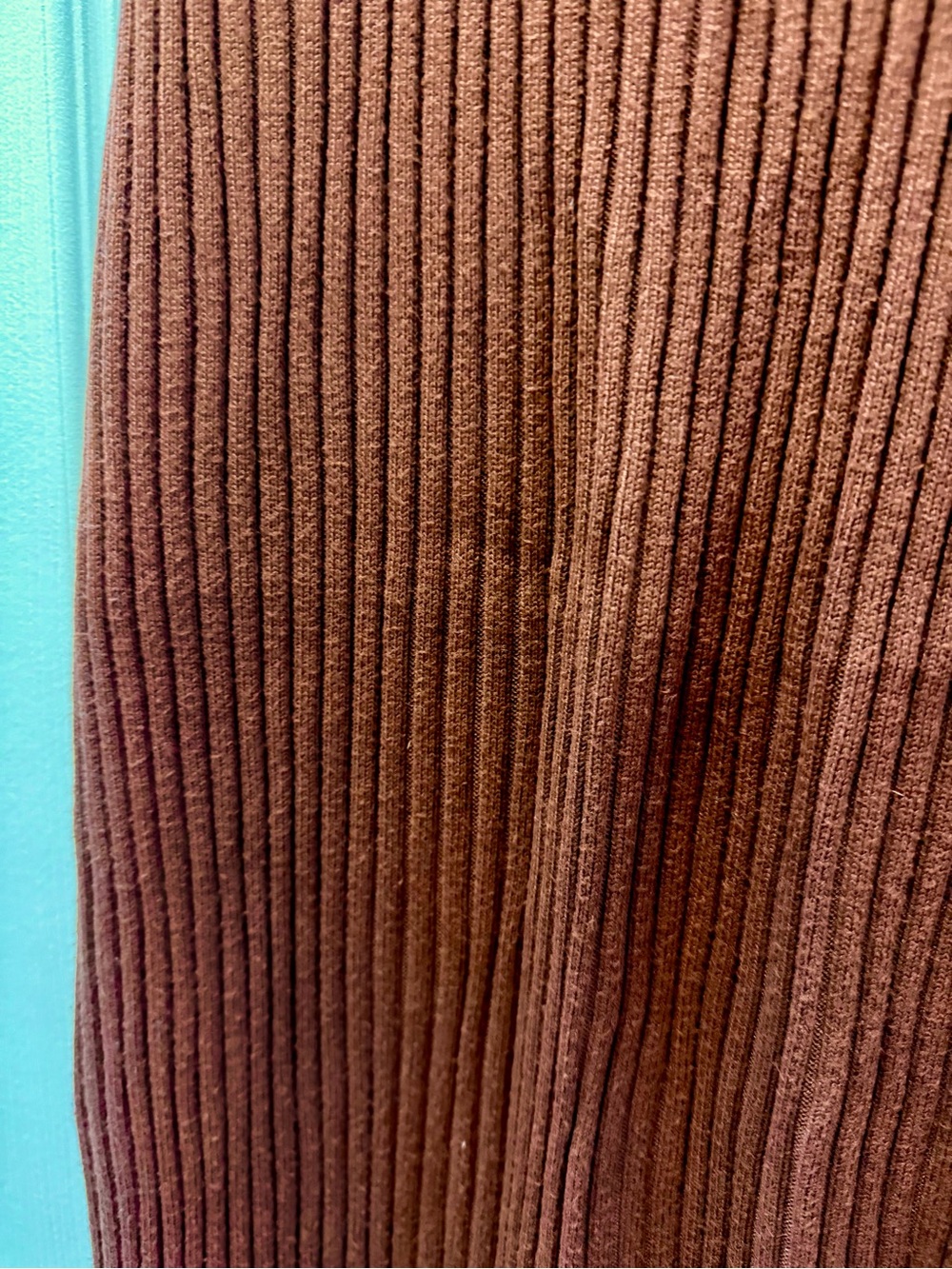 Abercrombie & Fitch Ribbed V-Neck Midi Dress in Rust Brown - Picture 3 of 4